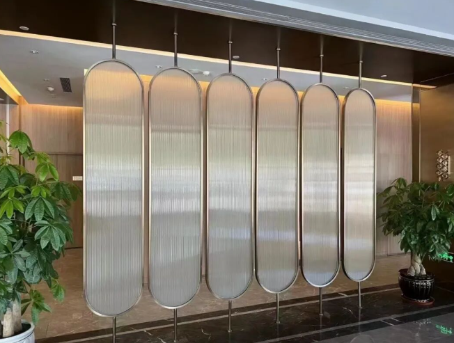 解鎖空間美學新可（kě）能！這 4 種不鏽鋼屏風，讓家與商業空間瞬間高級