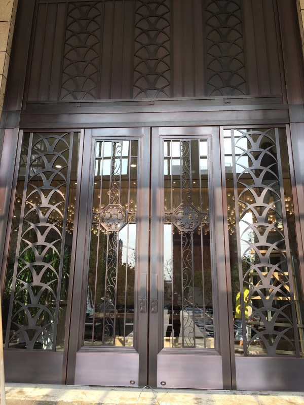 高檔(dàng)餐廳不(bú)鏽鋼(gāng)玻璃大門 高檔餐廳不鏽鋼玻璃大門